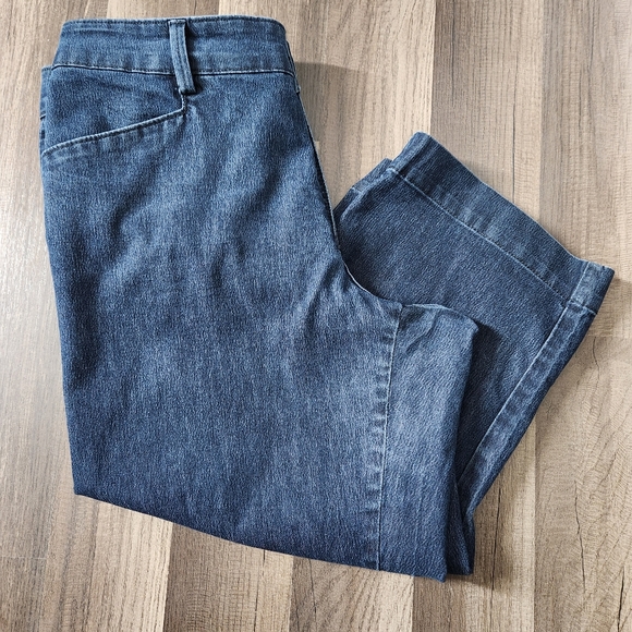 Lee brand women's size 10 jean capris - Picture 3 of 8